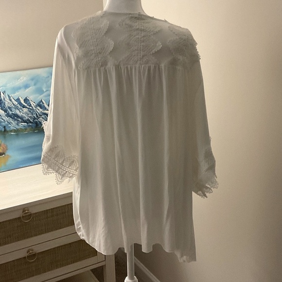 POL White Lace-Trimmed Kimono. Size Small. - Picture 4 of 6
